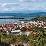 1 Bedroom Amazing Apartment In Betina