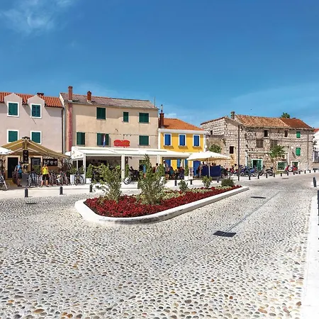 1 Bedroom Cozy In Betina (Sibenik-Knin)