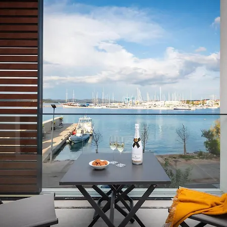 1 Bedroom Amazing Apartment In Betina *